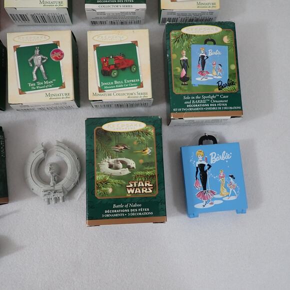Hallmark Miniature Keepsake Ornaments 31 pcs w/Wood Shadow Box Memory Tree LN - Picture 8 of 16